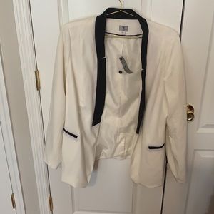 Worthington White Polar Bear Blazer W/Black Trim